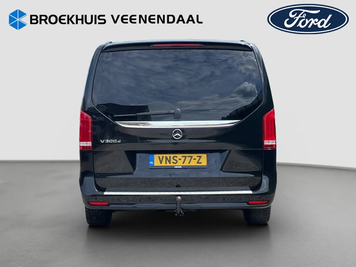 300d Extra Lang DC Avantgarde | Luchtvering | Burmester | Trekhaak | Zijwindass. | Elektr. Schuifdeur |