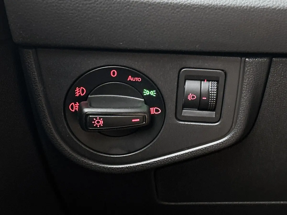 1.0 TSI Highline Business R | 95 PK | Climatronic (Automatische Airco) | Digital Cockpit PRO | Carplay / Android Auto | Parkeersensoren |