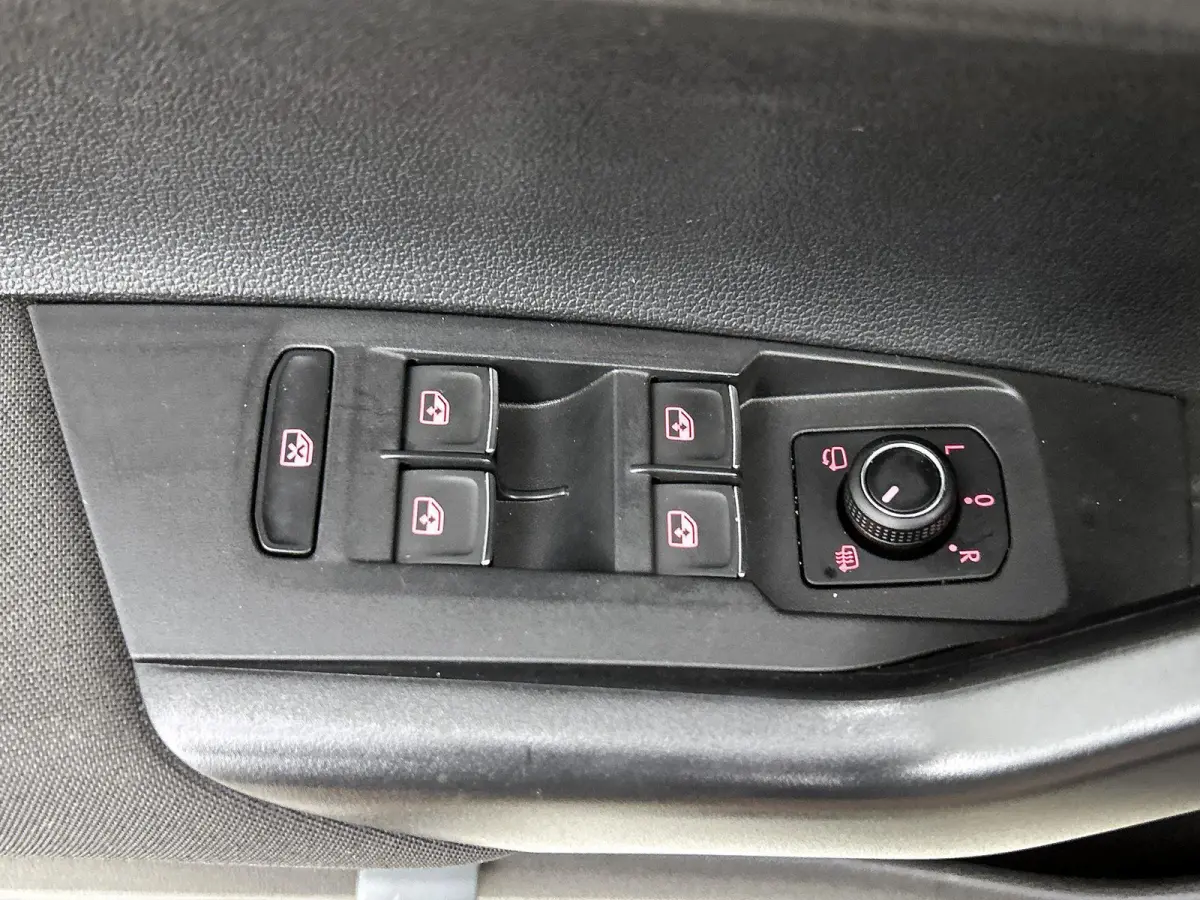 1.0 TSI Highline Business R | 95 PK | Climatronic (Automatische Airco) | Digital Cockpit PRO | Carplay / Android Auto | Parkeersensoren |