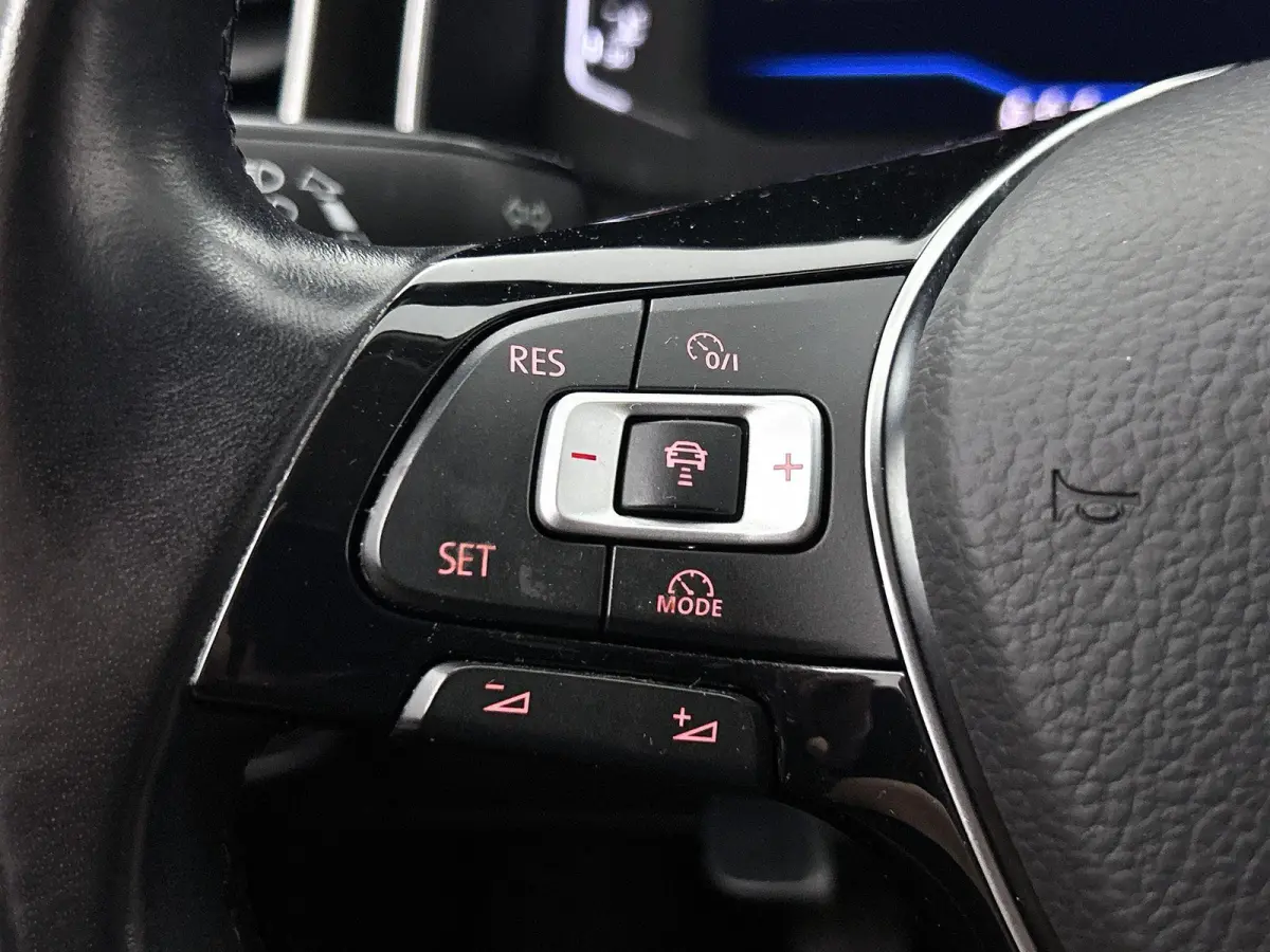 1.0 TSI Highline Business R | 95 PK | Climatronic (Automatische Airco) | Digital Cockpit PRO | Carplay / Android Auto | Parkeersensoren |