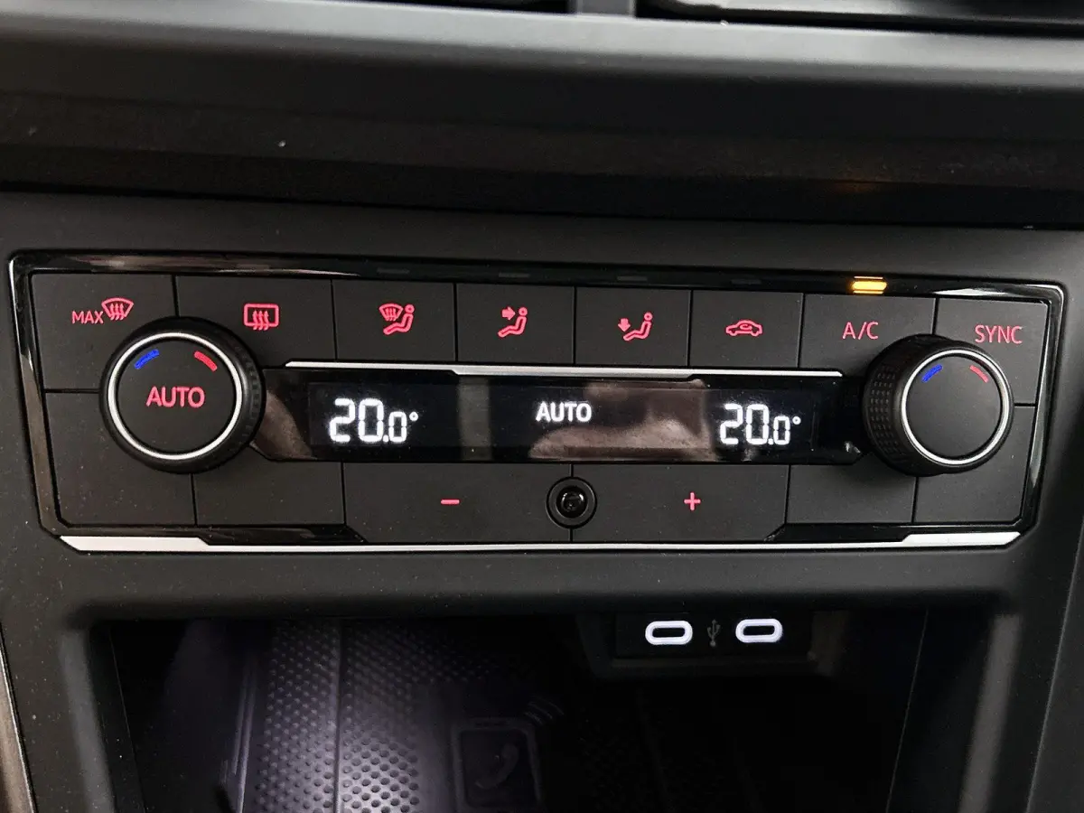 1.0 TSI Highline Business R | 95 PK | Climatronic (Automatische Airco) | Digital Cockpit PRO | Carplay / Android Auto | Parkeersensoren |
