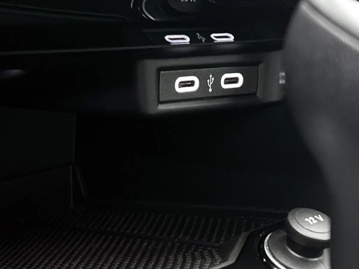 1.5 TSI Style | 150 PK | Automaat | Keyless | Digital Cockpit PRO | Stoelverwarming | Parkeercamera | Art-Velours Stoelen | All Season Banden