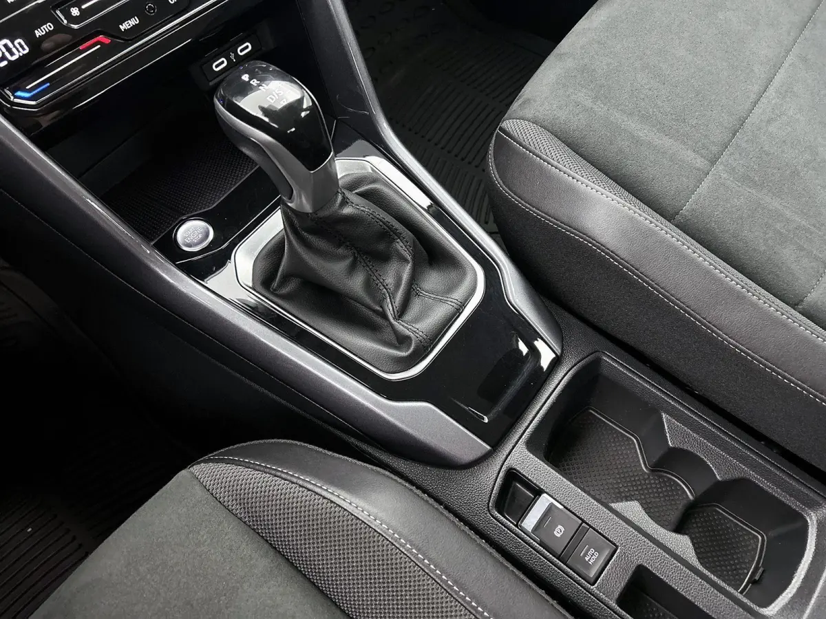 1.5 TSI Style | 150 PK | Automaat | Keyless | Digital Cockpit PRO | Stoelverwarming | Parkeercamera | Art-Velours Stoelen | All Season Banden