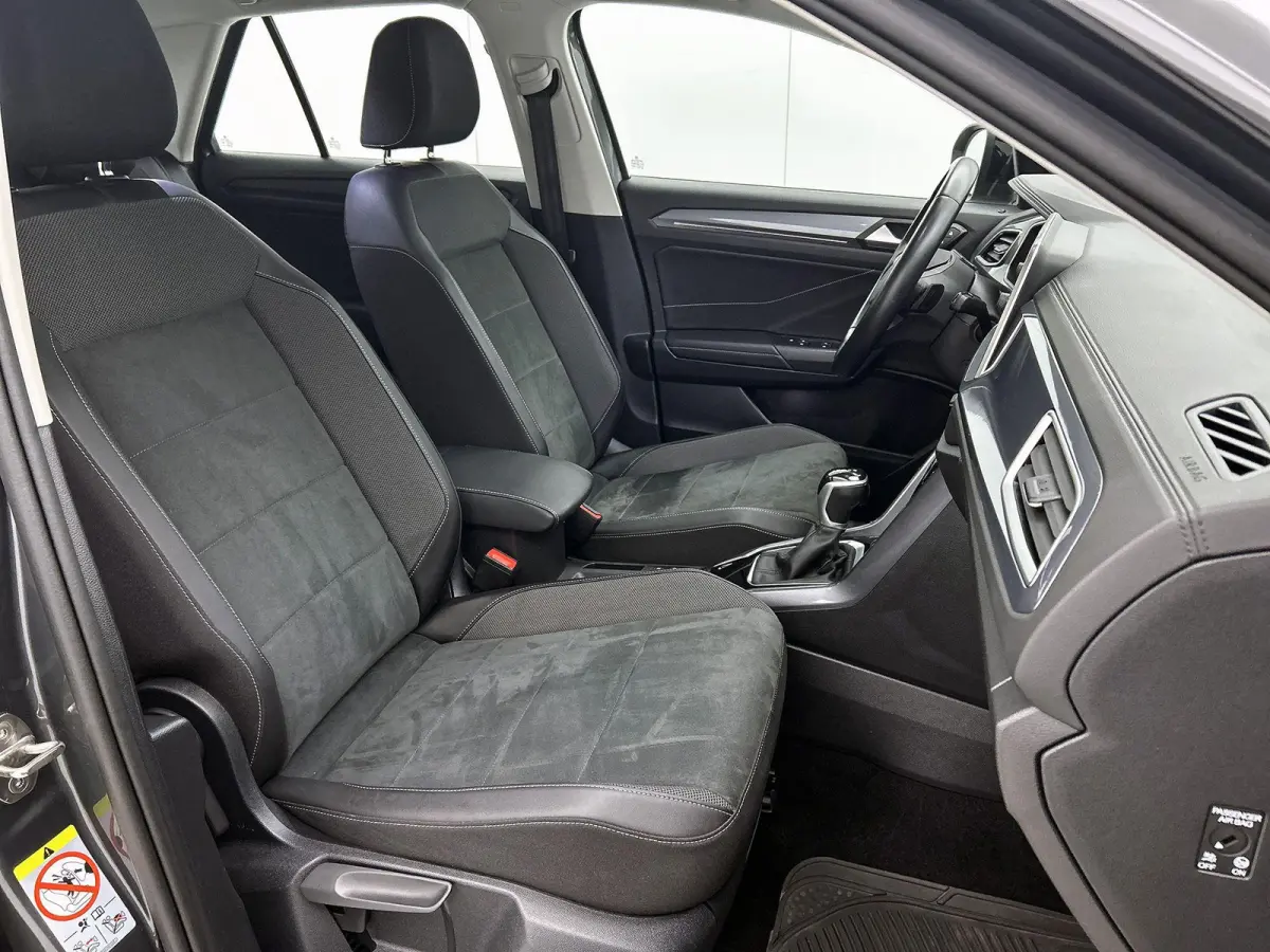 1.5 TSI Style | 150 PK | Automaat | Keyless | Digital Cockpit PRO | Stoelverwarming | Parkeercamera | Art-Velours Stoelen | All Season Banden