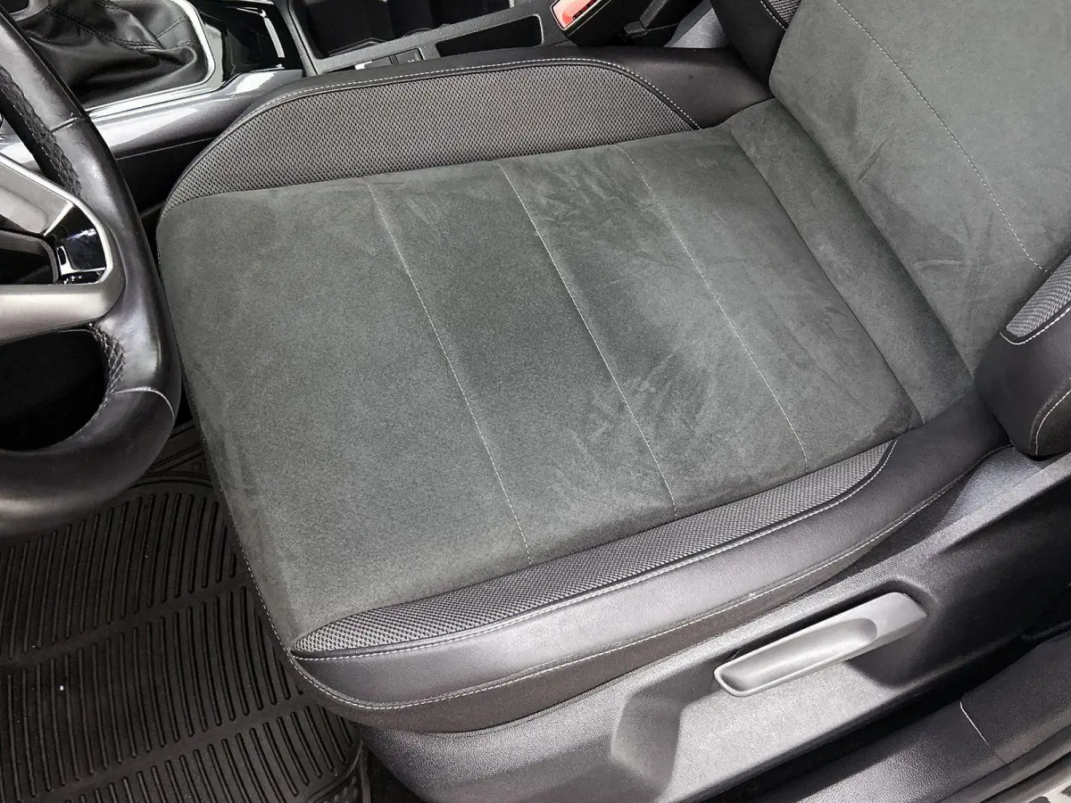 1.5 TSI Style | 150 PK | Automaat | Keyless | Digital Cockpit PRO | Stoelverwarming | Parkeercamera | Art-Velours Stoelen | All Season Banden