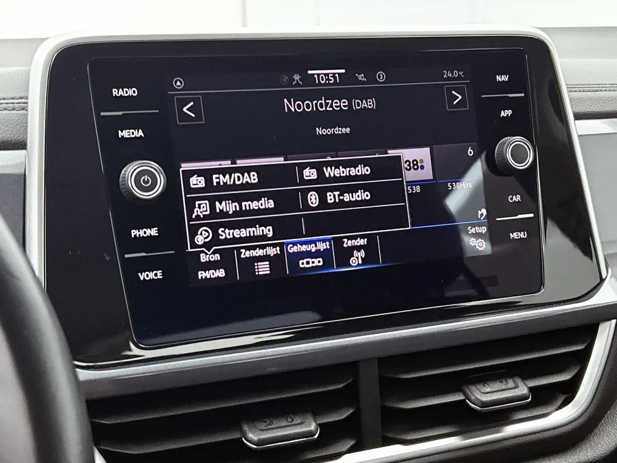 1.5 TSI Style | 150 PK | Automaat | Keyless | Digital Cockpit PRO | Stoelverwarming | Parkeercamera | Art-Velours Stoelen | All Season Banden