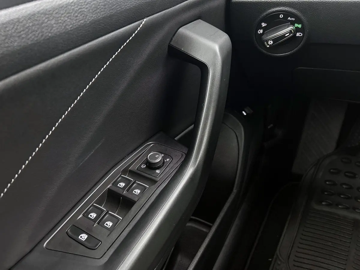 1.5 TSI Style | 150 PK | Automaat | Keyless | Digital Cockpit PRO | Stoelverwarming | Parkeercamera | Art-Velours Stoelen | All Season Banden