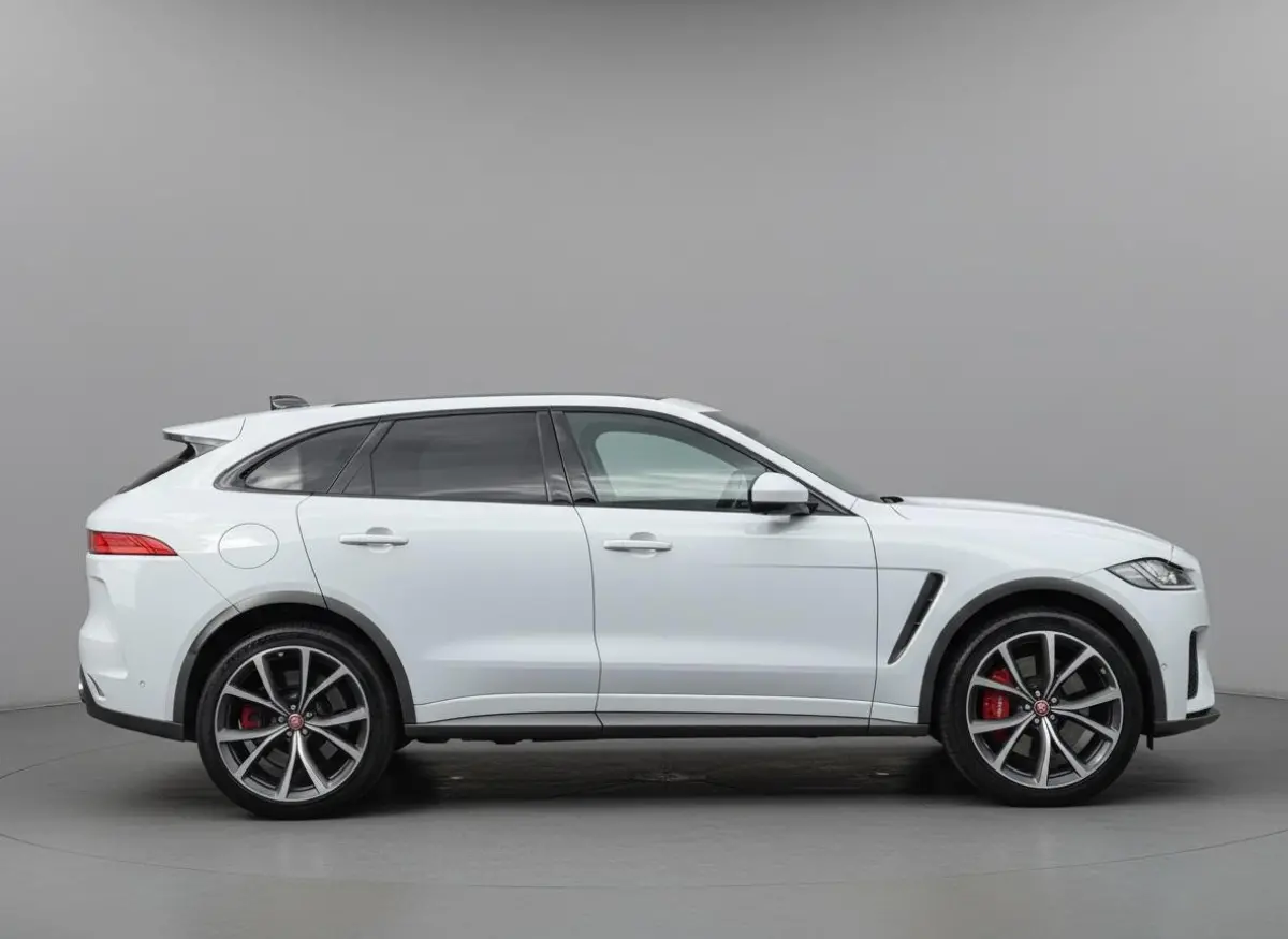 5.0 V8 S/C AWD SVR | Bijzonder netjes | Goed onderhouden