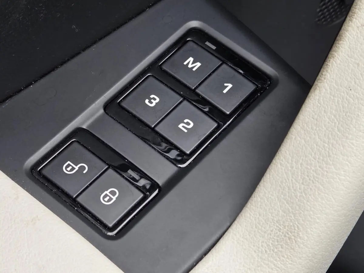 5.0 V8 S/C AWD SVR | Bijzonder netjes | Goed onderhouden