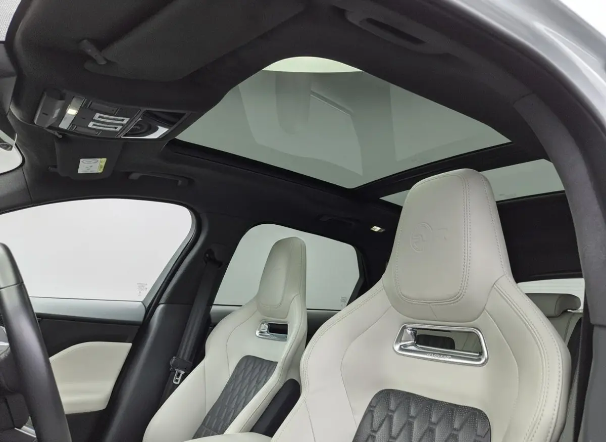 5.0 V8 S/C AWD SVR | Bijzonder netjes | Goed onderhouden