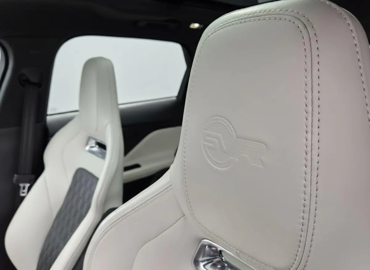 5.0 V8 S/C AWD SVR | Bijzonder netjes | Goed onderhouden