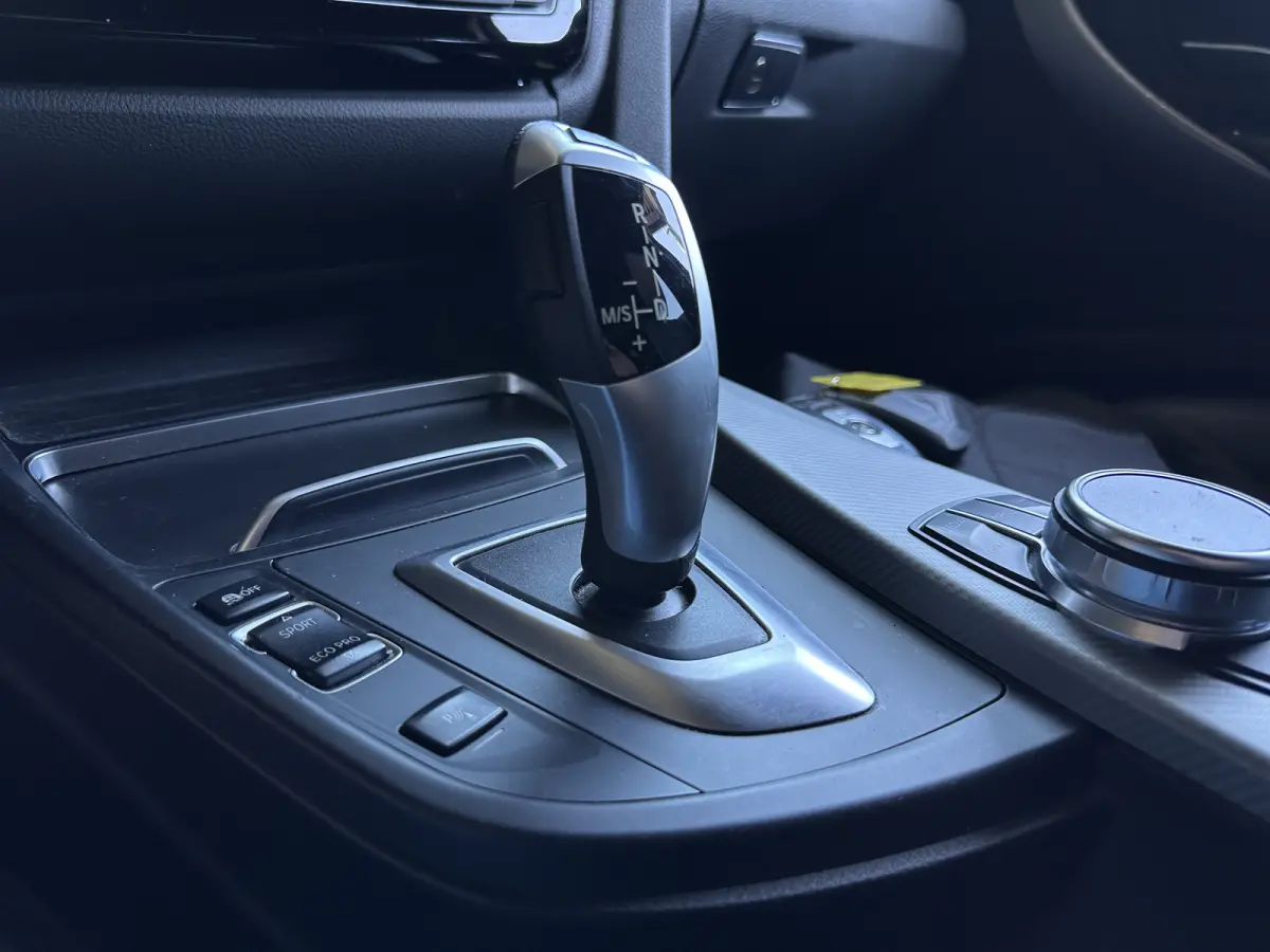 318i LCI | M-SPORT | AUT. | LED | LEER | NL-Auto |