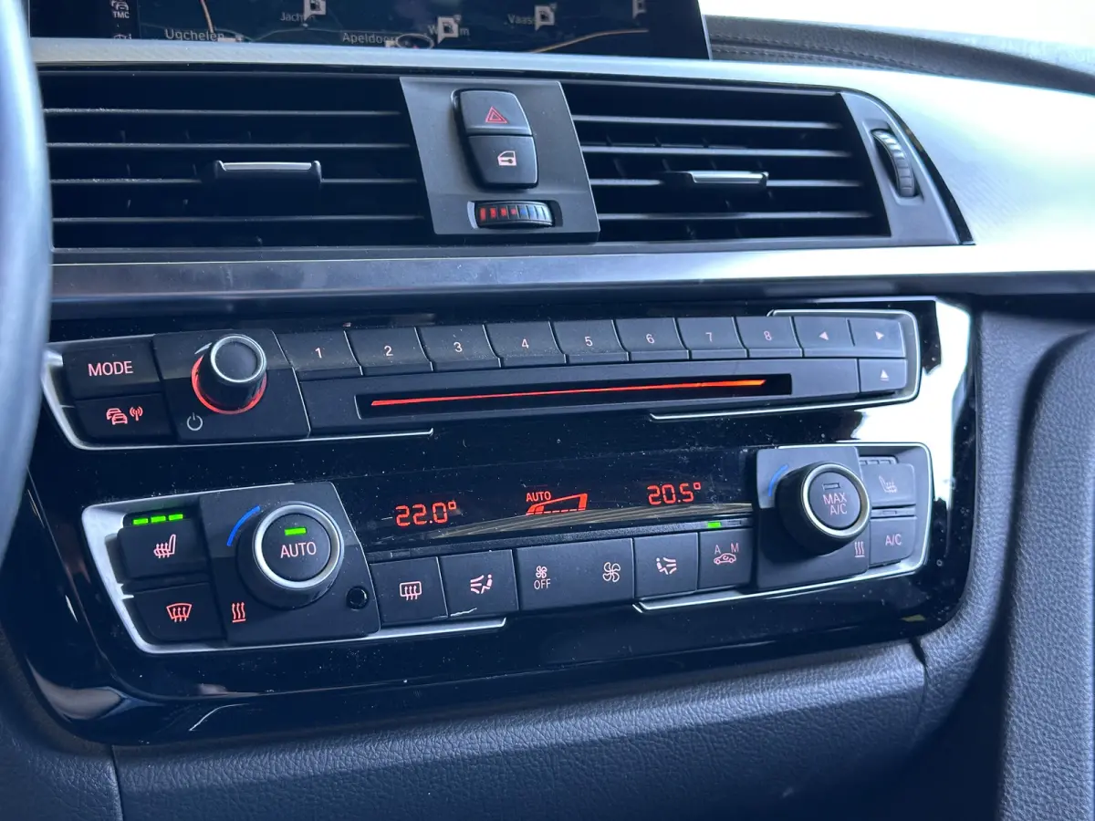 318i LCI | M-SPORT | AUT. | LED | LEER | NL-Auto |