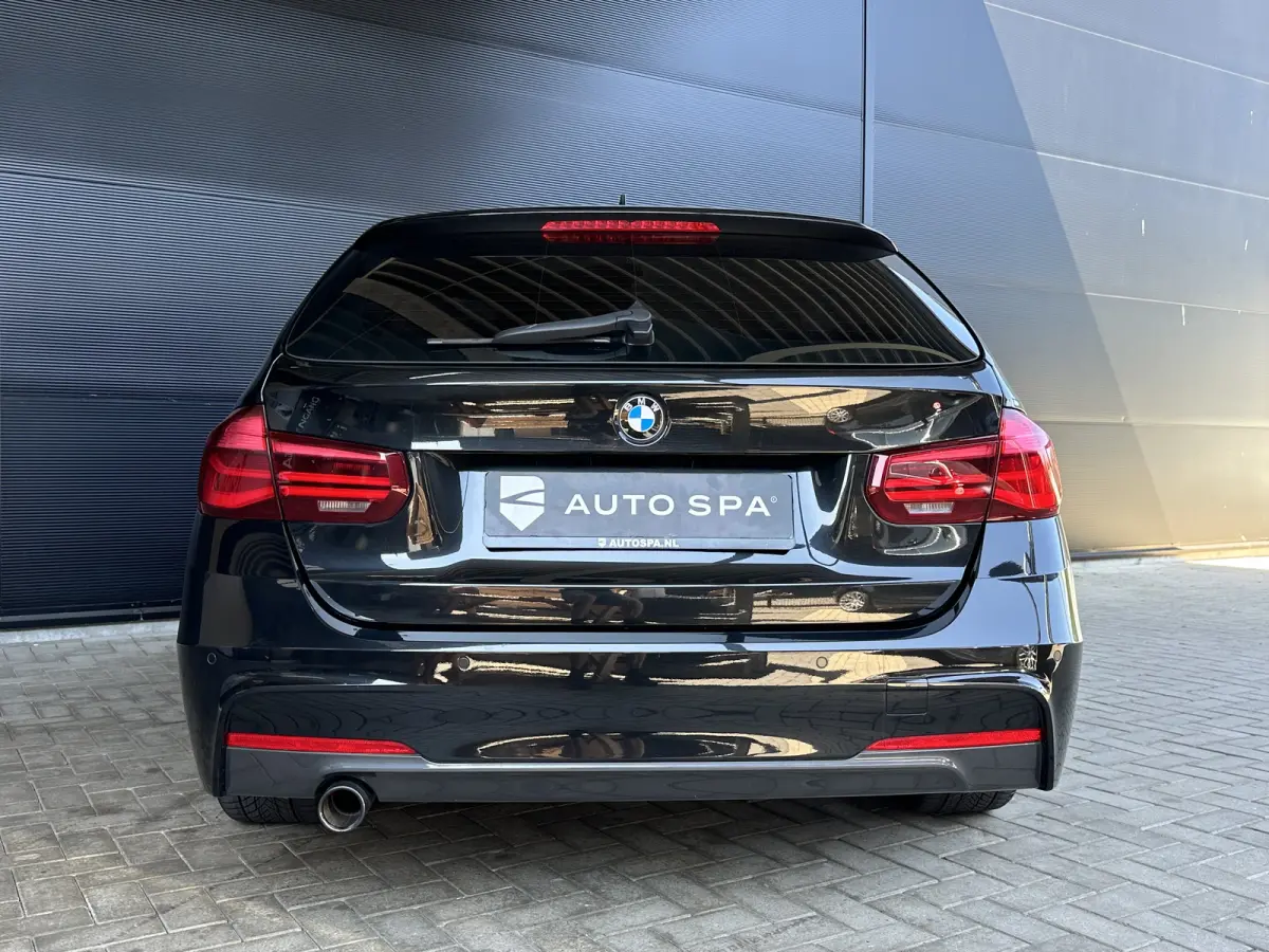 318i LCI | M-SPORT | AUT. | LED | LEER | NL-Auto |