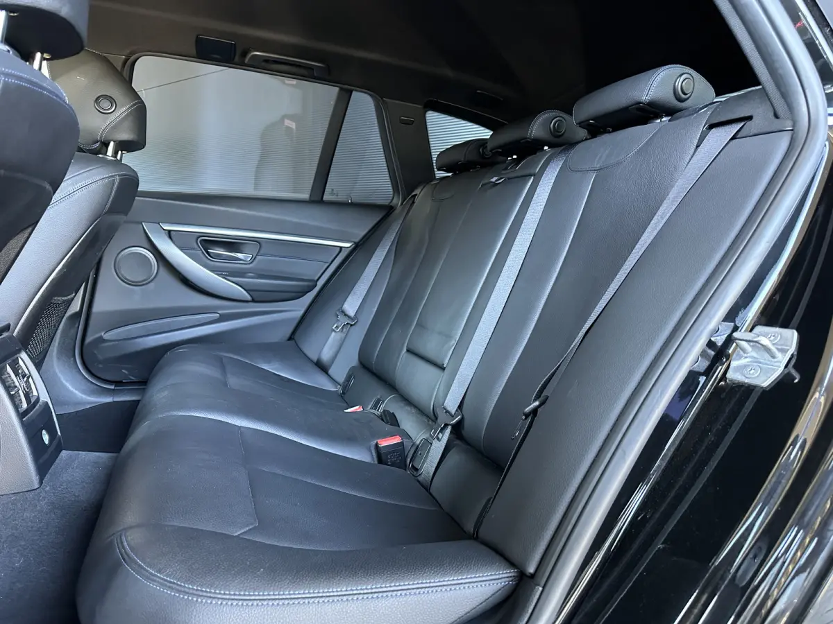 318i LCI | M-SPORT | AUT. | LED | LEER | NL-Auto |