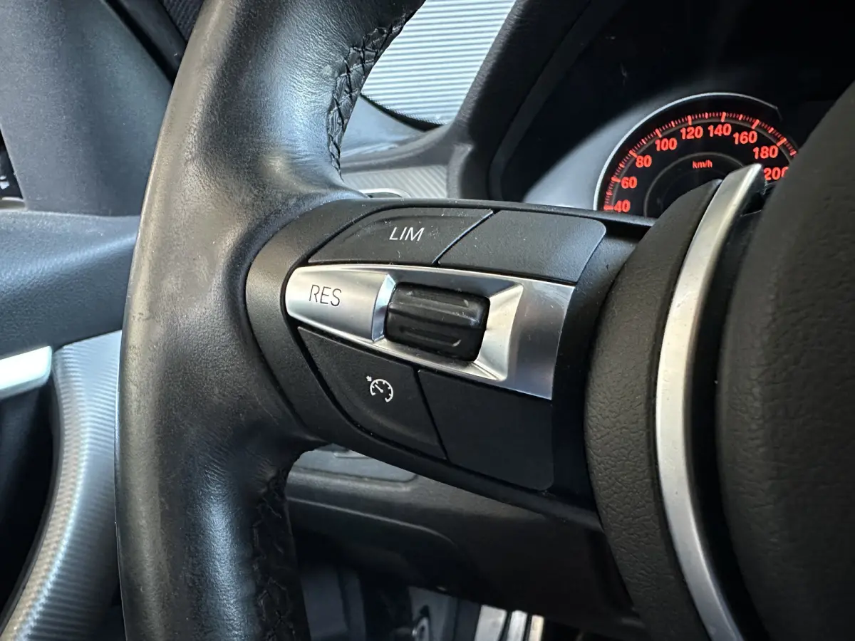 318i LCI | M-SPORT | AUT. | LED | LEER | NL-Auto |