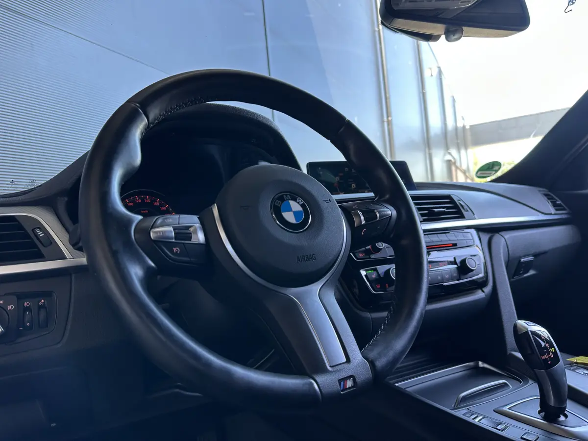 318i LCI | M-SPORT | AUT. | LED | LEER | NL-Auto |