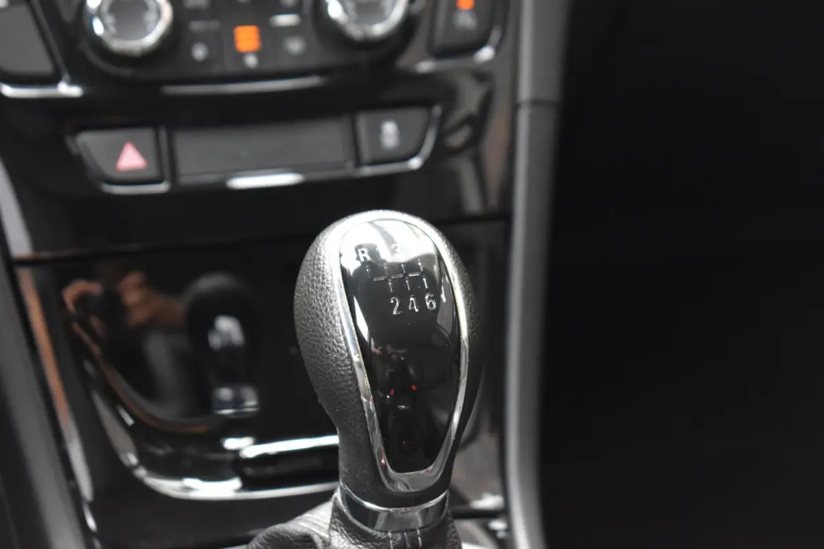 1.4 Turbo Innovation ECC LMV NAVI LED