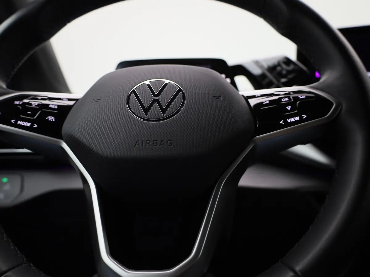 ID.5 Pro 77 kWh 204 PK| Dealeronderhouden | Warmtepomp | Trekhaak | Navigatie | Premium Audio | Artvelours | 360 Camera | Head-Updisplay