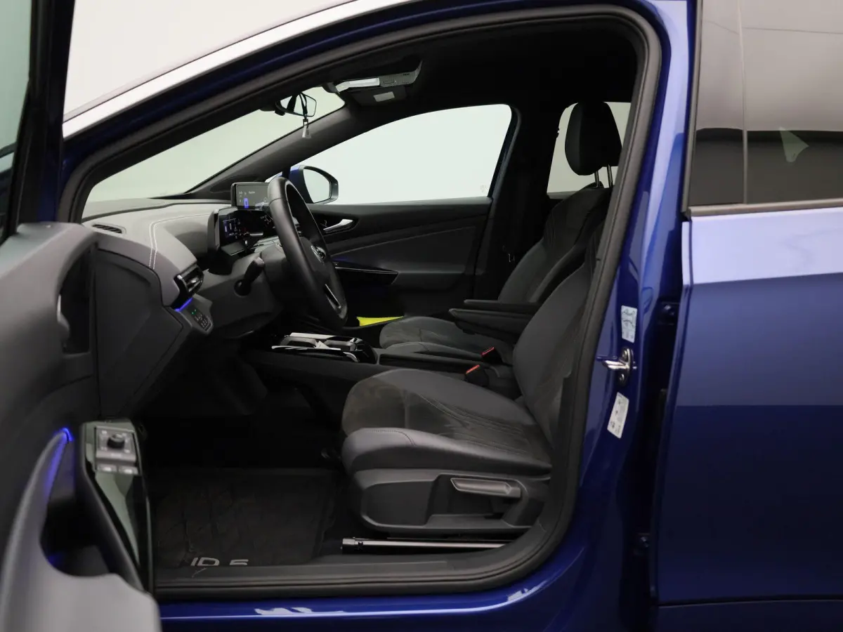 ID.5 Pro 77 kWh 204 PK| Dealeronderhouden | Warmtepomp | Trekhaak | Navigatie | Premium Audio | Artvelours | 360 Camera | Head-Updisplay