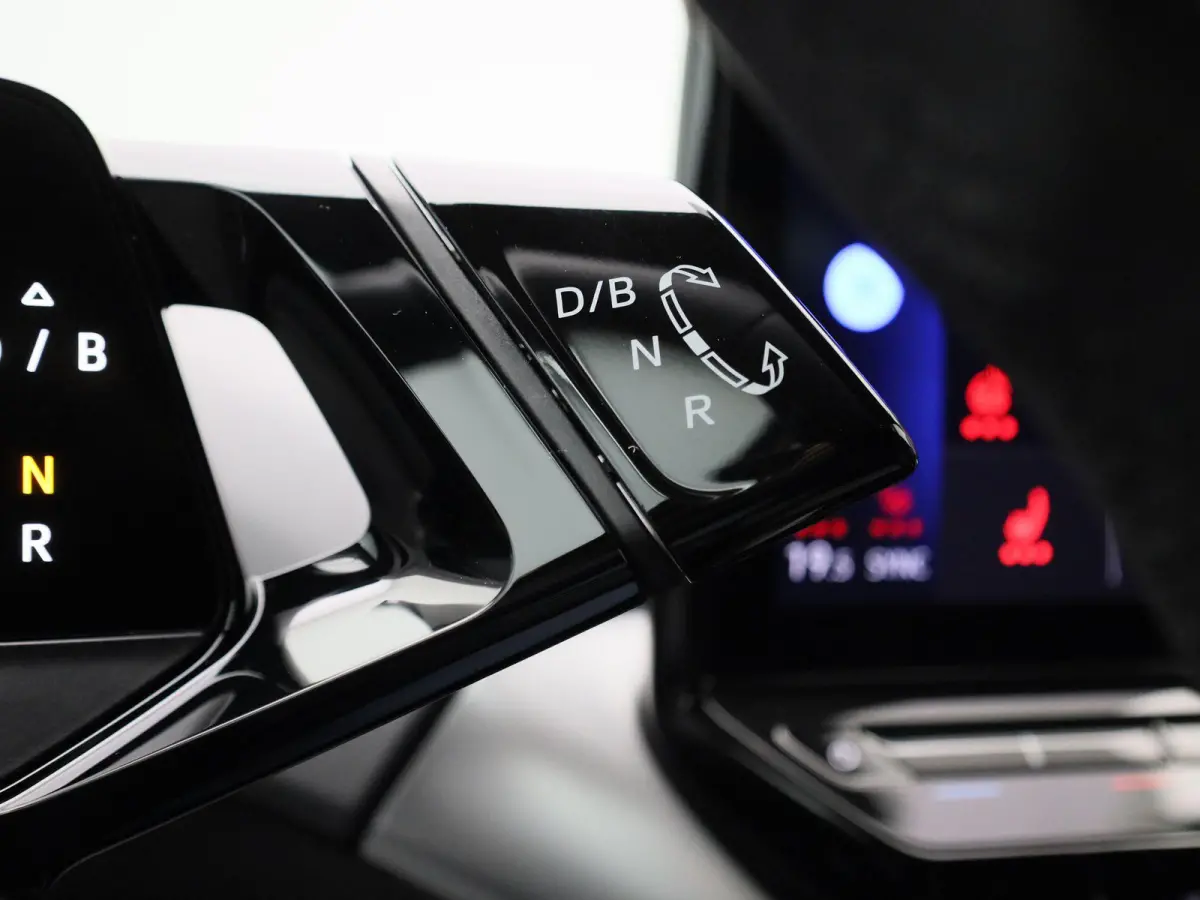 ID.5 Pro 77 kWh 204 PK| Dealeronderhouden | Warmtepomp | Trekhaak | Navigatie | Premium Audio | Artvelours | 360 Camera | Head-Updisplay