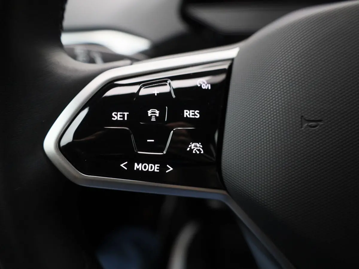 ID.5 Pro 77 kWh 204 PK| Dealeronderhouden | Warmtepomp | Trekhaak | Navigatie | Premium Audio | Artvelours | 360 Camera | Head-Updisplay