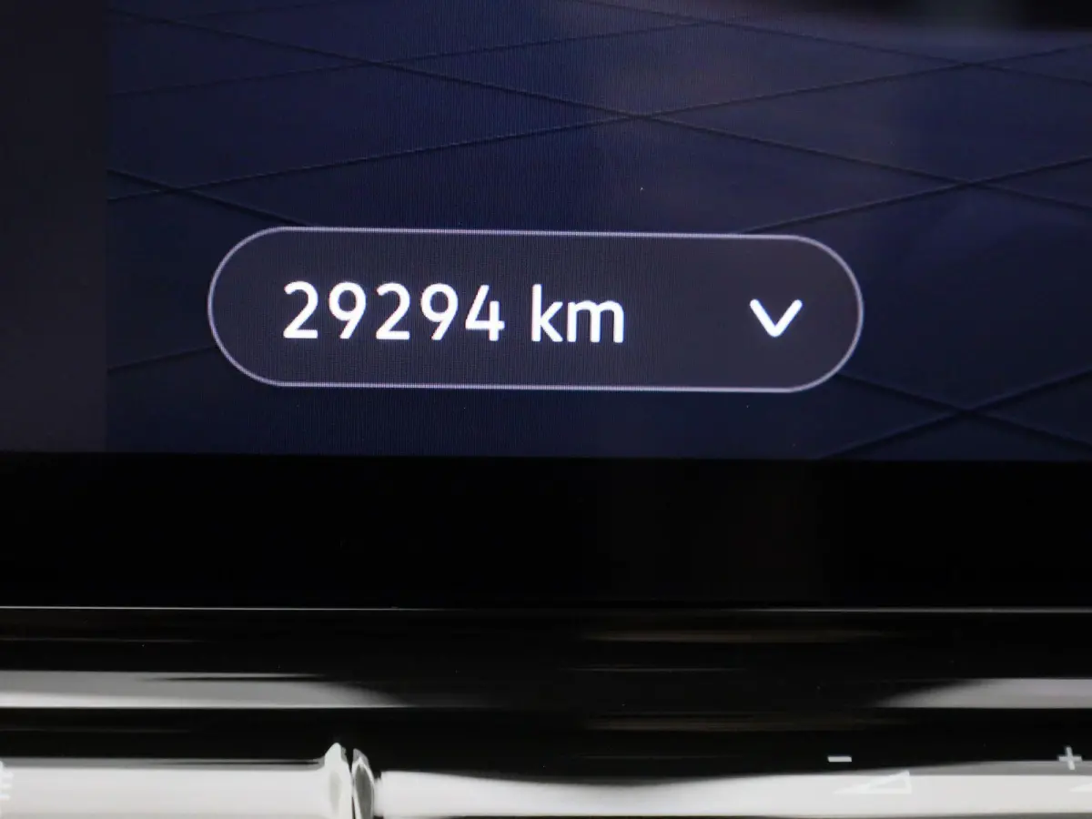 ID.5 Pro 77 kWh 204 PK| Dealeronderhouden | Warmtepomp | Trekhaak | Navigatie | Premium Audio | Artvelours | 360 Camera | Head-Updisplay