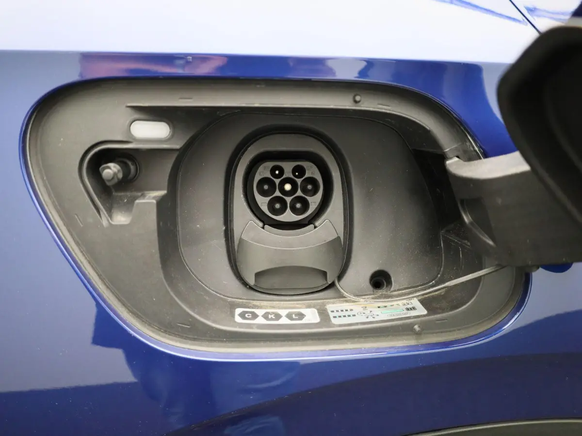 ID.5 Pro 77 kWh 204 PK| Dealeronderhouden | Warmtepomp | Trekhaak | Navigatie | Premium Audio | Artvelours | 360 Camera | Head-Updisplay