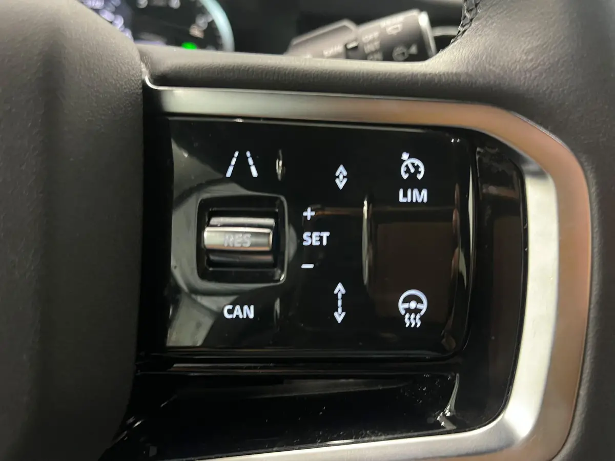 1.5 P300e AWD R-Dynamic S Navigatie Apple Carplay Android Auto Camera Parkeersensoren Cruise Control Elektrisch verstelbare stoelen Stoelverwarming Full Climate Control Lichtmetalen velgen