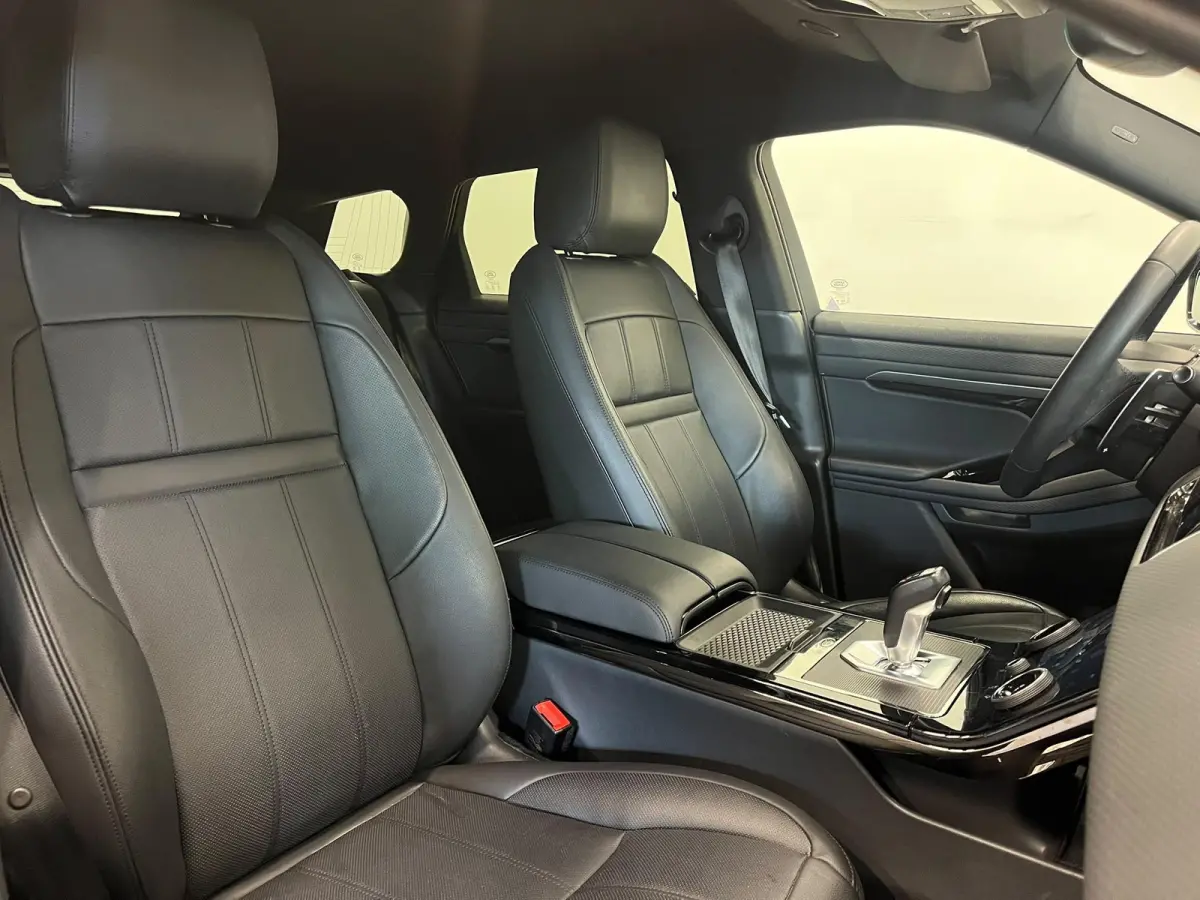 1.5 P300e AWD R-Dynamic S Navigatie Apple Carplay Android Auto Camera Parkeersensoren Cruise Control Elektrisch verstelbare stoelen Stoelverwarming Full Climate Control Lichtmetalen velgen