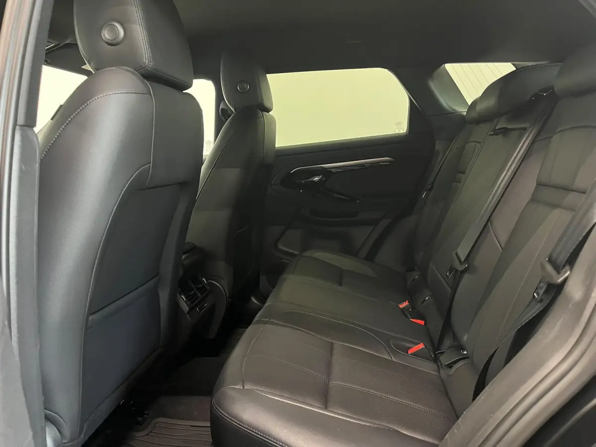 1.5 P300e AWD R-Dynamic S Navigatie Apple Carplay Android Auto Camera Parkeersensoren Cruise Control Elektrisch verstelbare stoelen Stoelverwarming Full Climate Control Lichtmetalen velgen