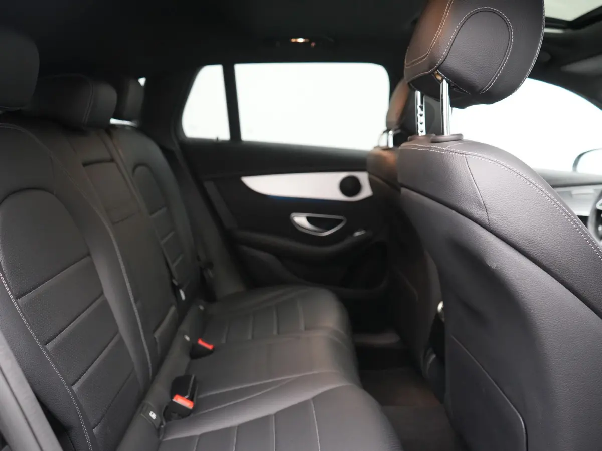 400 4MATIC 85 kWh 408pk Dealer O.H SOH 96.1% | Panodak | Adaptive Cruise | 360 Camera | Lederen Sportstoelen Massage & Verwarmd | Multibeam LED | MBUX Widescreen Navi | Keyless | Sfeerverlic