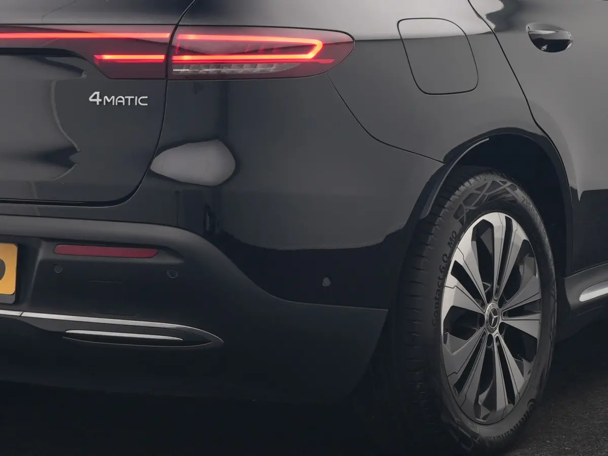 400 4MATIC 85 kWh 408pk Dealer O.H SOH 96.1% | Panodak | Adaptive Cruise | 360 Camera | Lederen Sportstoelen Massage & Verwarmd | Multibeam LED | MBUX Widescreen Navi | Keyless | Sfeerverlic