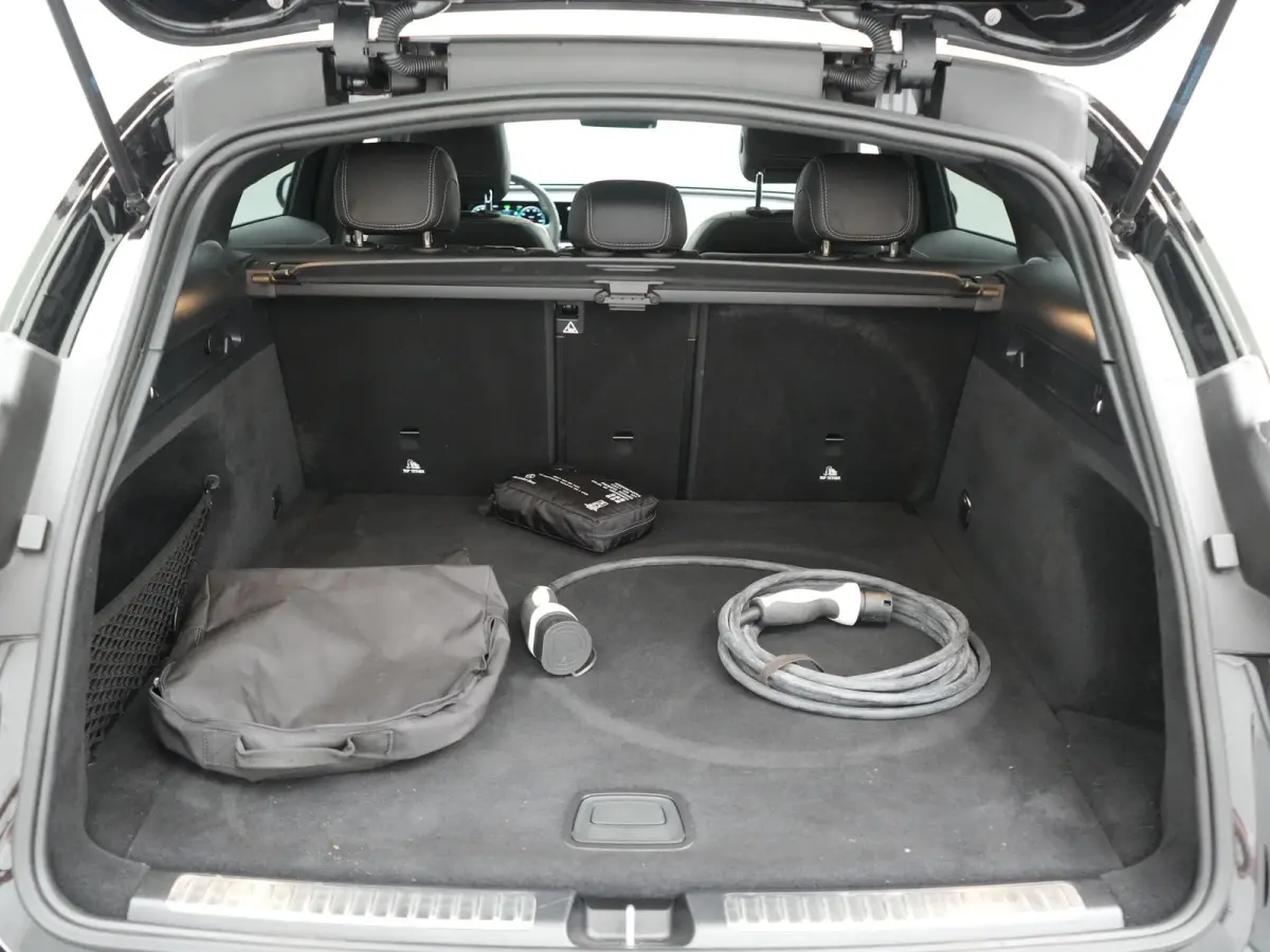 400 4MATIC 85 kWh 408pk Dealer O.H SOH 96.1% | Panodak | Adaptive Cruise | 360 Camera | Lederen Sportstoelen Massage & Verwarmd | Multibeam LED | MBUX Widescreen Navi | Keyless | Sfeerverlic