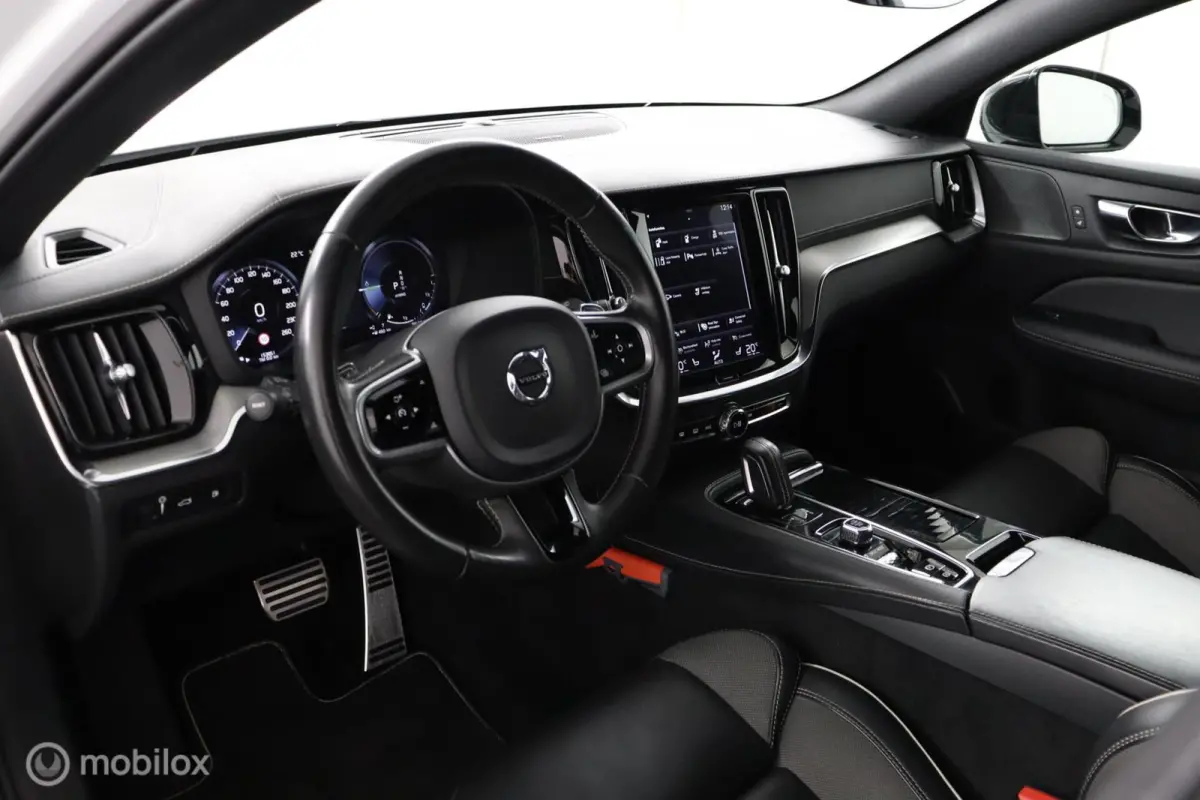 2.0 T8 Twin Engine AWD Polestar Engineered | 20" Velgen | Adaptive Cruise | Pilot Assist | Camera | Harman Kardon | Stoel & Stuurwielverwarming