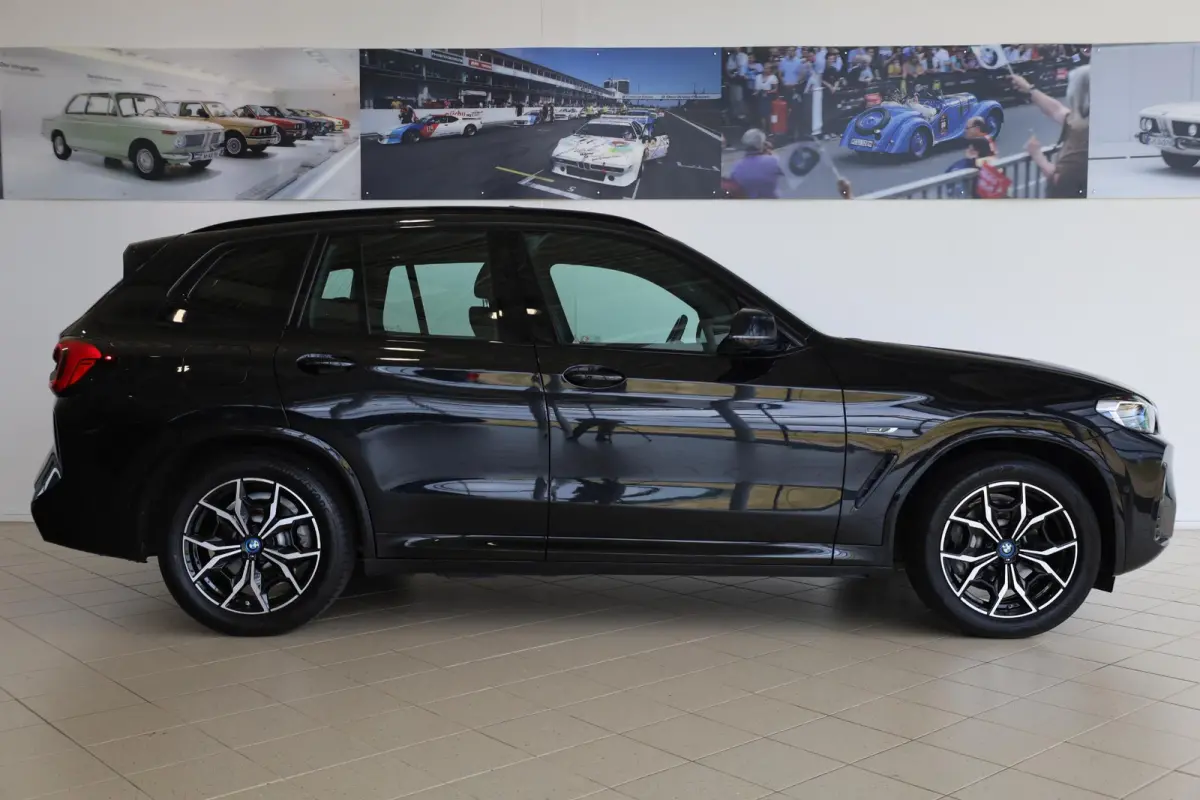 xDrive30e High Executive | M Sportpakket | SOH 93,3% | Panoramadak | Elektr. Trekhaak | Hi-Fi