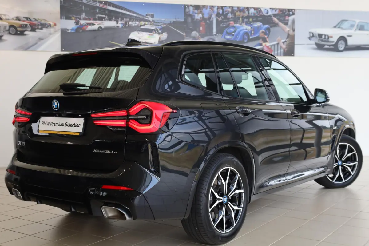 xDrive30e High Executive | M Sportpakket | SOH 93,3% | Panoramadak | Elektr. Trekhaak | Hi-Fi