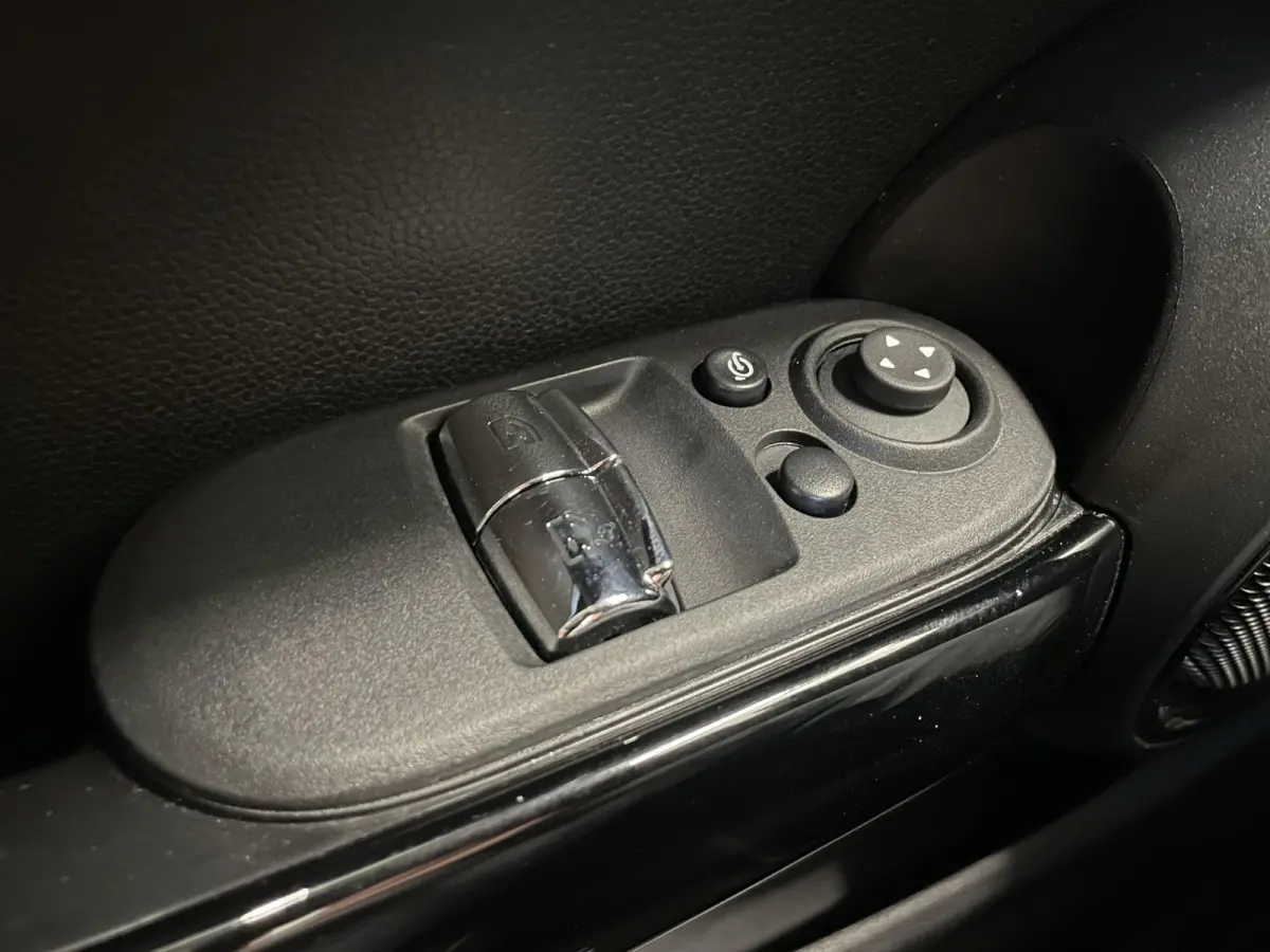 1.5 Business Edition 3-D LED Navi 8.8 inch Cruise DAB+ Airco Zwart Dak