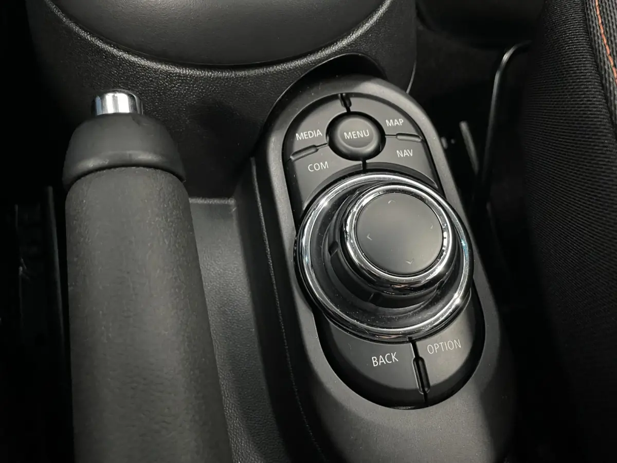 1.5 Business Edition 3-D LED Navi 8.8 inch Cruise DAB+ Airco Zwart Dak