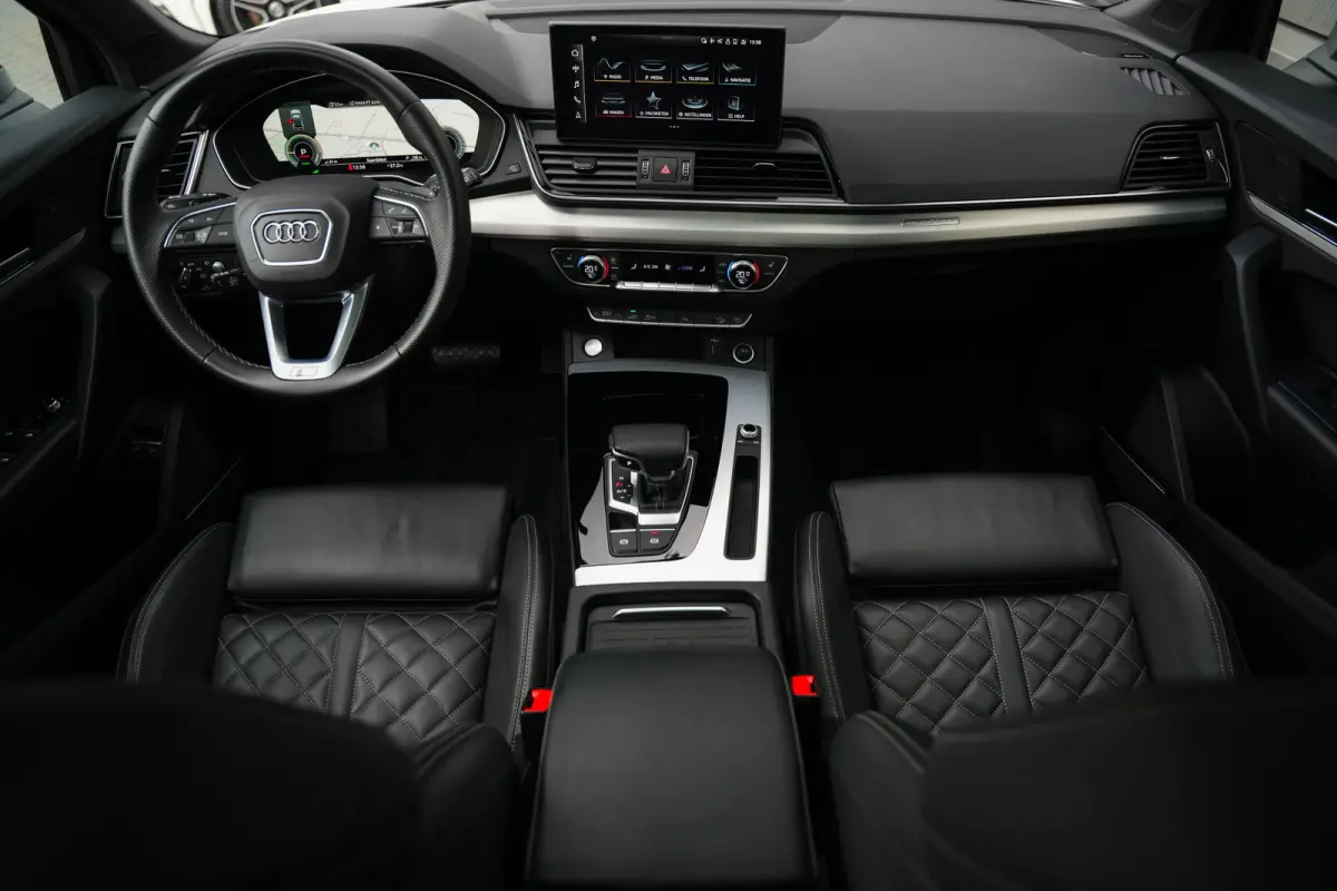 55 TFSI e 367 pk S-Edition / Pano-Dak/ Adaptive-Cruise/ Matrix-HD/ Keyless/ Massage/ B&O/ Virtual/ Luchtvering/ S-Stoelen/ 21''LMV
