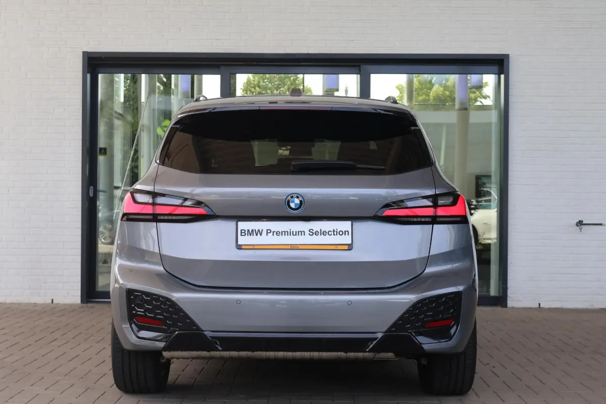 225e xDrive | SOH 100% | M Sport | Driving Assistant Plus | Trekhaak | Comfort Pack
