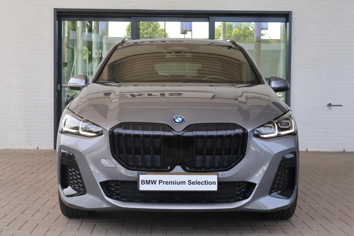 225e xDrive | SOH 100% | M Sport | Driving Assistant Plus | Trekhaak | Comfort Pack