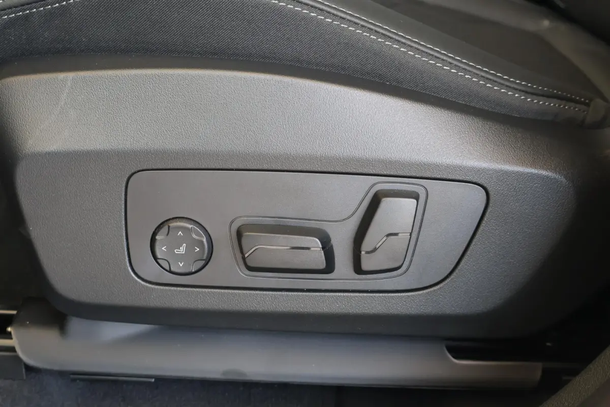 225e xDrive | SOH 100% | M Sport | Driving Assistant Plus | Trekhaak | Comfort Pack