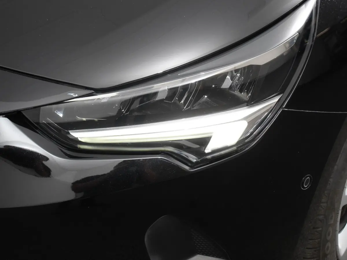 1.2 Turbo Elegance Automaat Airco Cruise control Led Navigatie Apple Carplay/ Android auto Achteruitrijcamera Stoelverwarming Parkeersensoren Lichtmetalen Velgen
