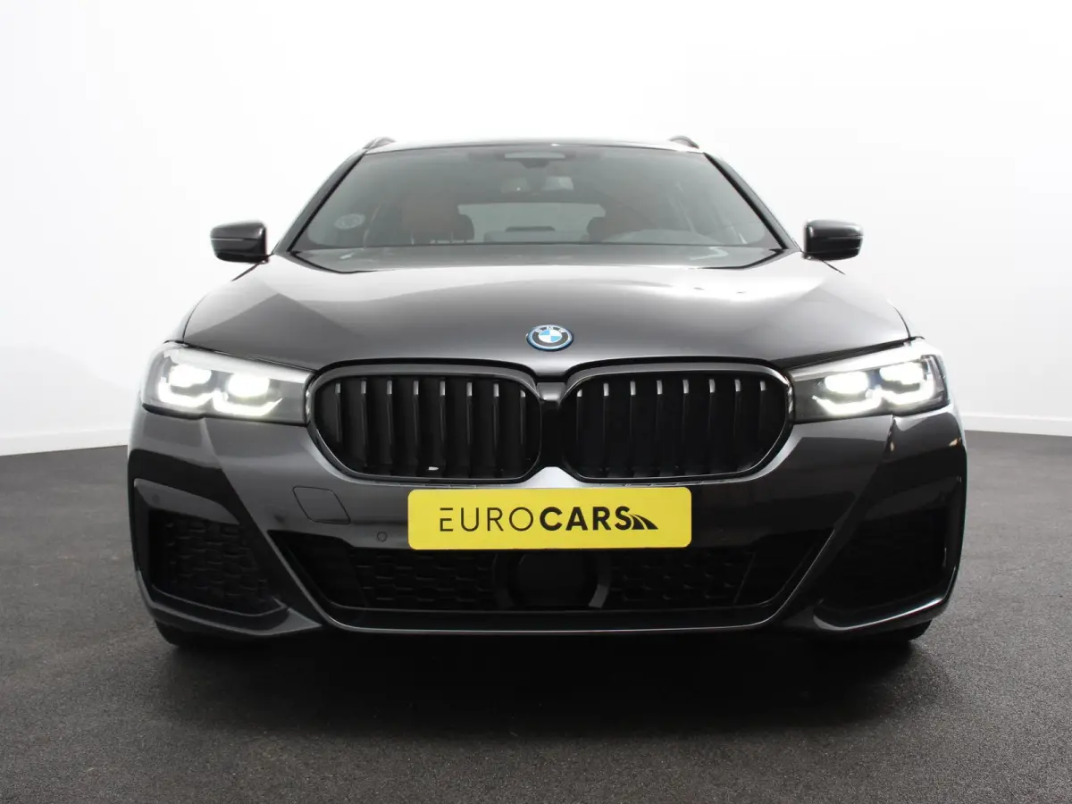 530e M-Sport High Executive Cimate control Cruise control Navigatie Apple Carplay/ Android Auto Parkeersensoren Camera Lichtmetalen velgen Led