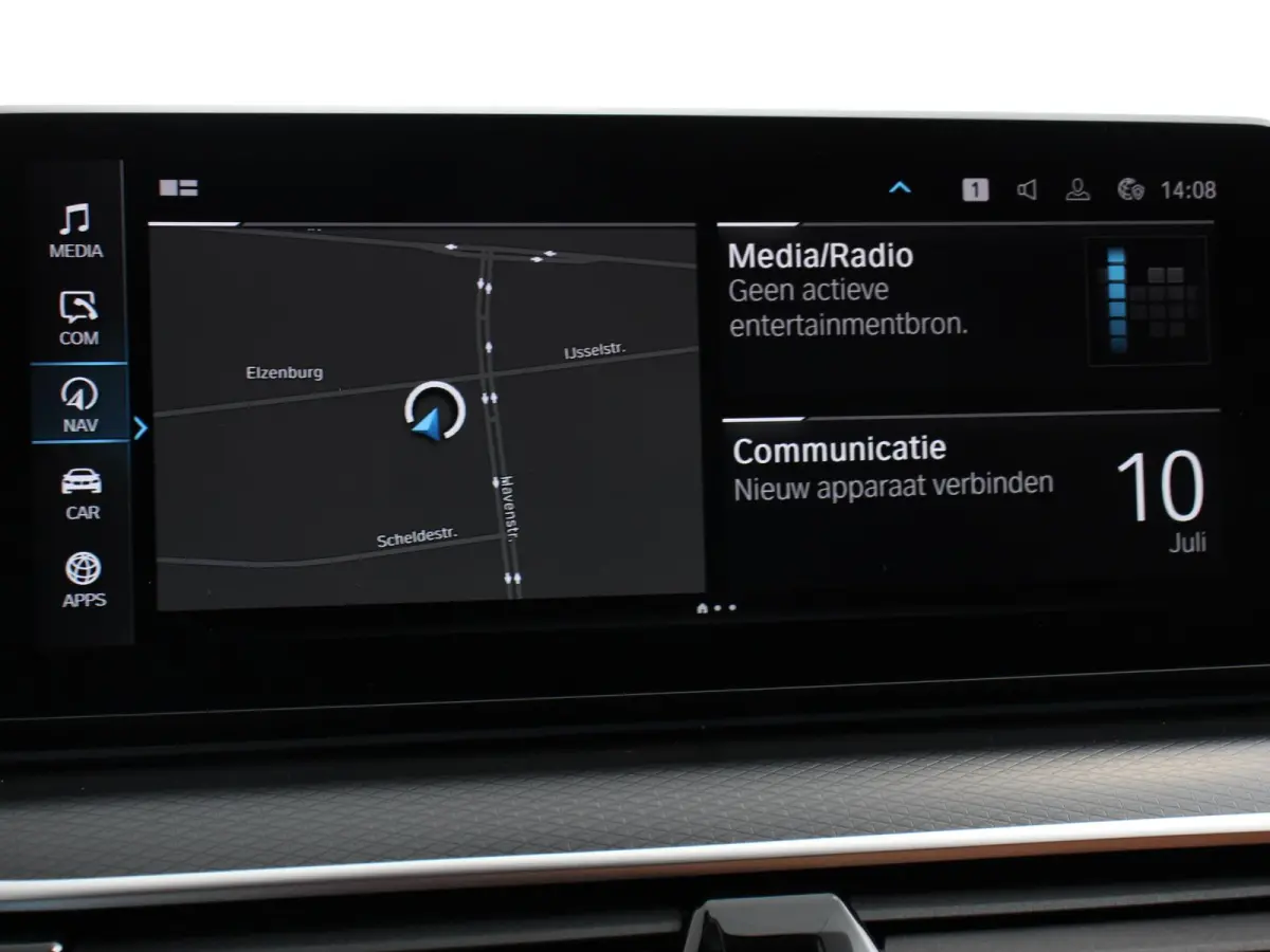 530e M-Sport High Executive Cimate control Cruise control Navigatie Apple Carplay/ Android Auto Parkeersensoren Camera Lichtmetalen velgen Led