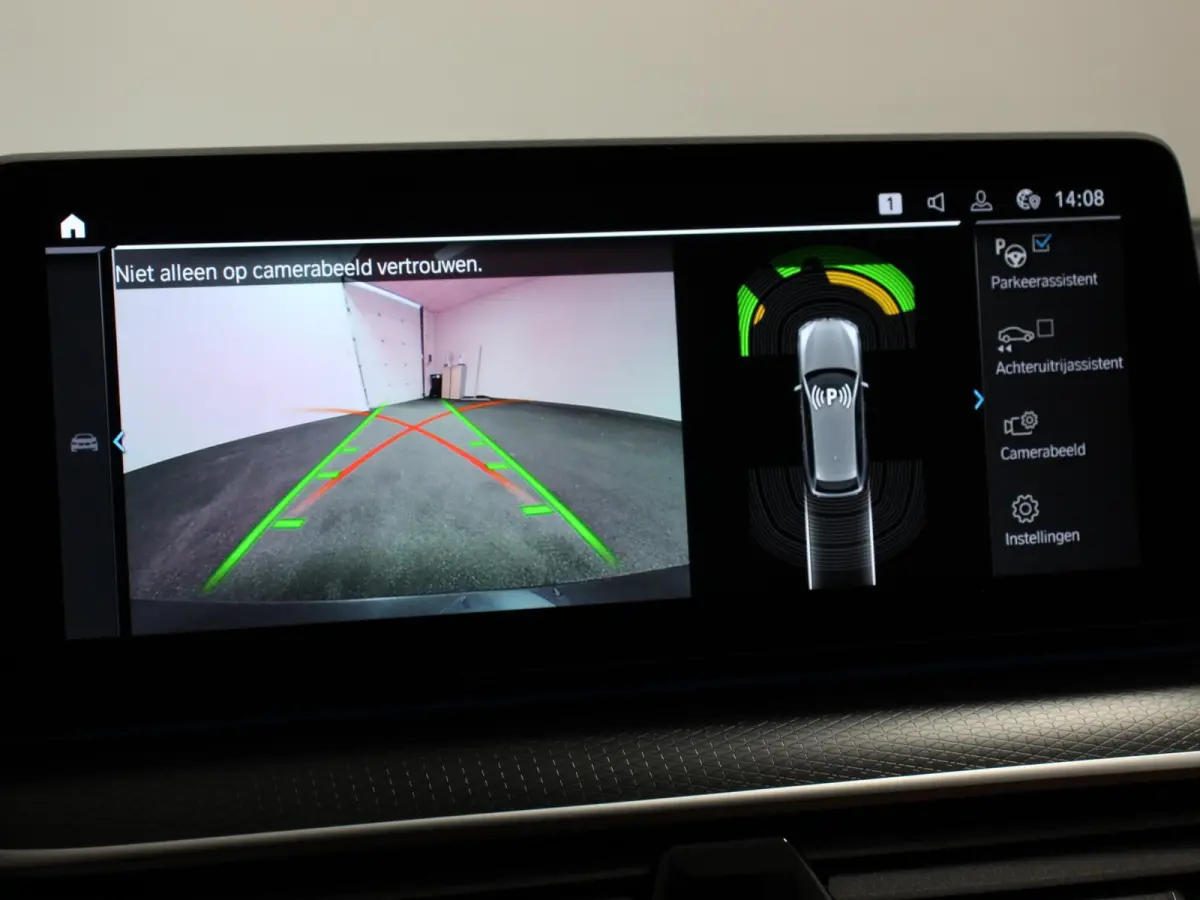 530e M-Sport High Executive Cimate control Cruise control Navigatie Apple Carplay/ Android Auto Parkeersensoren Camera Lichtmetalen velgen Led