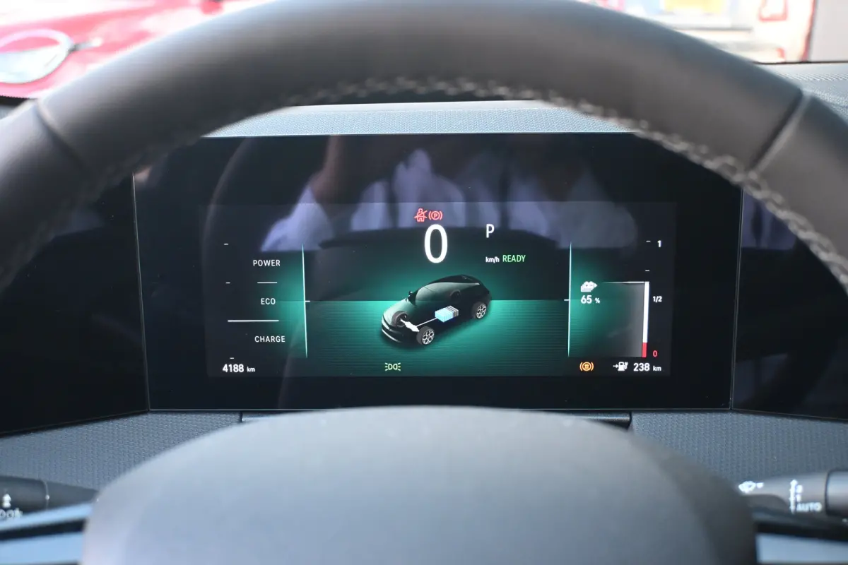 54 kWh GS tot 8 Jaar Garantie ! | Alcantara | Intelli-Lux LED | 360 Camera | Navigatie | Stoel/Stuurverwarming | !!