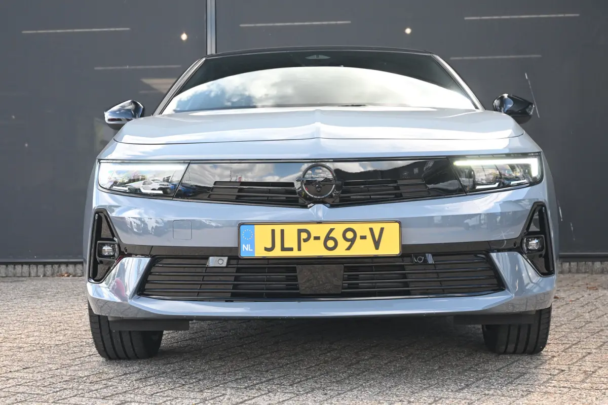 54 kWh GS tot 8 Jaar Garantie ! | Alcantara | Intelli-Lux LED | 360 Camera | Navigatie | Stoel/Stuurverwarming | !!