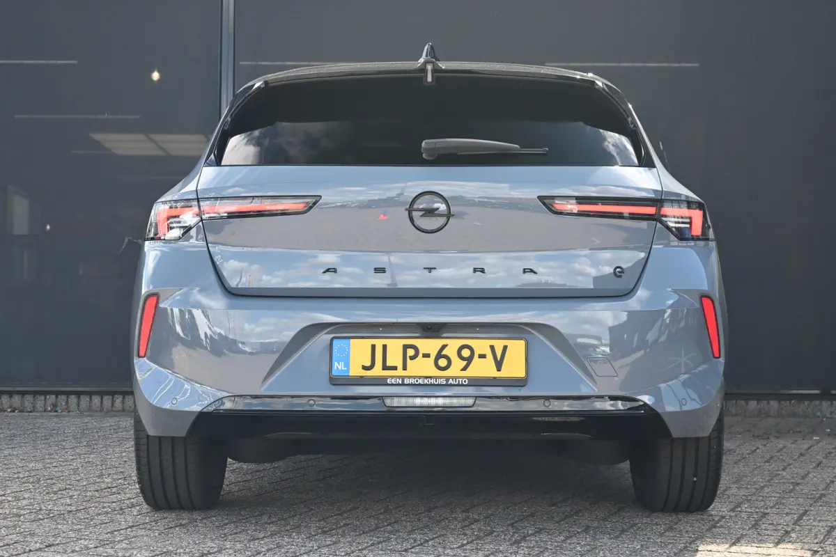 54 kWh GS tot 8 Jaar Garantie ! | Alcantara | Intelli-Lux LED | 360 Camera | Navigatie | Stoel/Stuurverwarming | !!